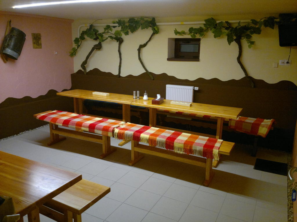 Penzion Vinarsky Dvorek Velke Nemcice Esterno foto